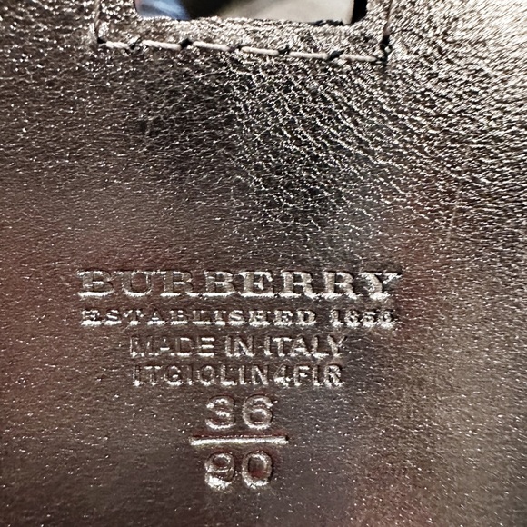 NWT Burberry Gold Stone Stunning Belt Made in Italy main image 2